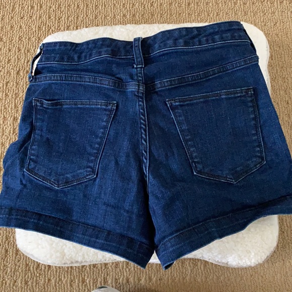 Universal Thread Shorts - Picture 2 of 2